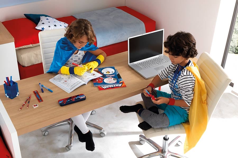 Come scegliere la scrivania per due bambini con Moretti Compact