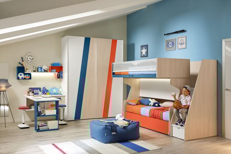 Idee e soluzioni per camere dei bambini con armadi scorrevoli
